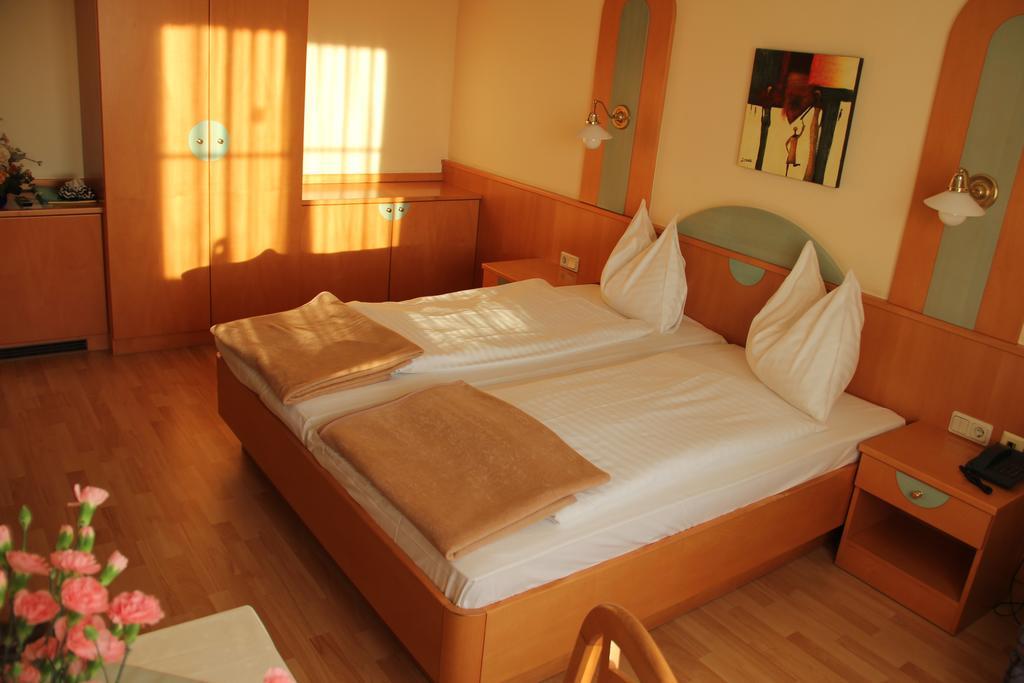 Landhotel Erhardt Bad Waltersdorf Extérieur photo